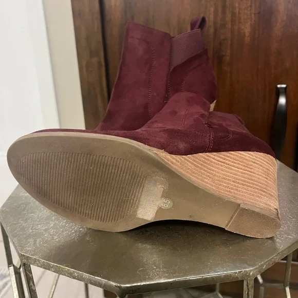 DV by Dolce Vita Burgundy Ankle Booties - Picture 12 of 12